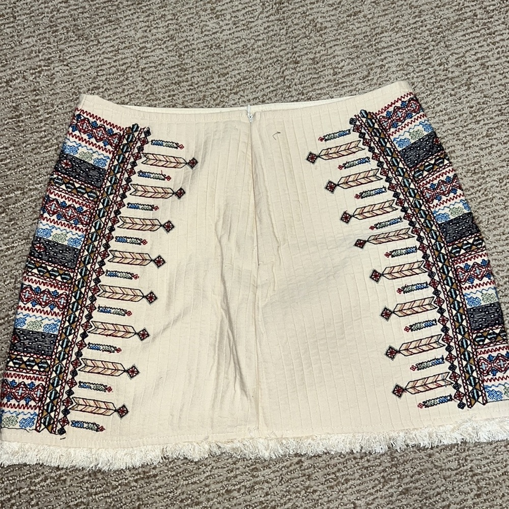 Zara Trafaluc tribal Embroidered Fringe Quilted Mini Skirt rustic textured ivory - Picture 4 of 4